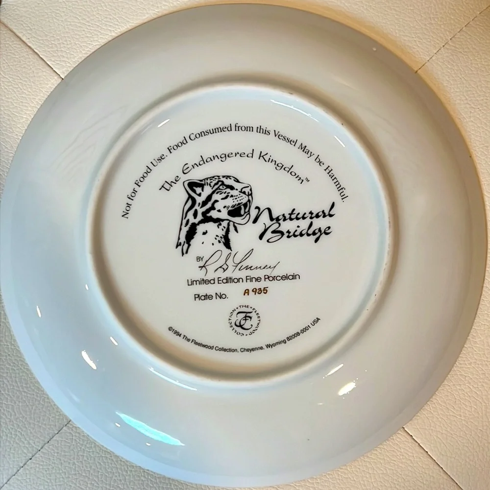 FLEETWOOD COLLECTION. The Endangered Kingdom. Natural Bridge. No A 935